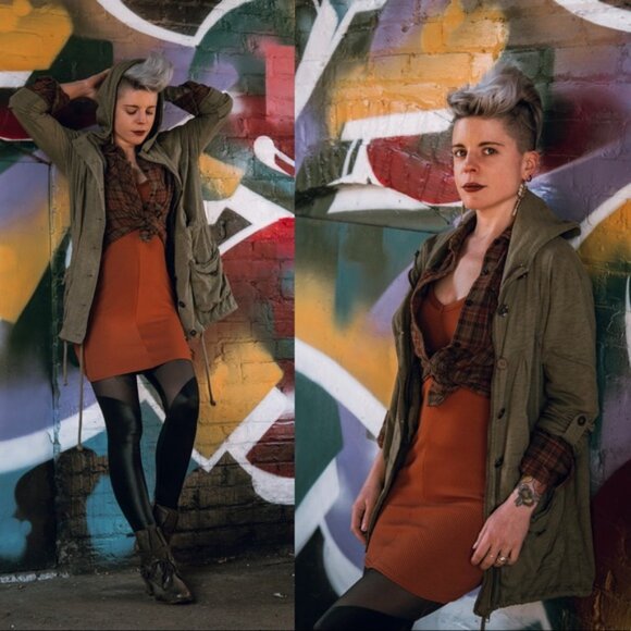 Rust Ribbed V-neck Bodycon Dress - Picture 7 of 7